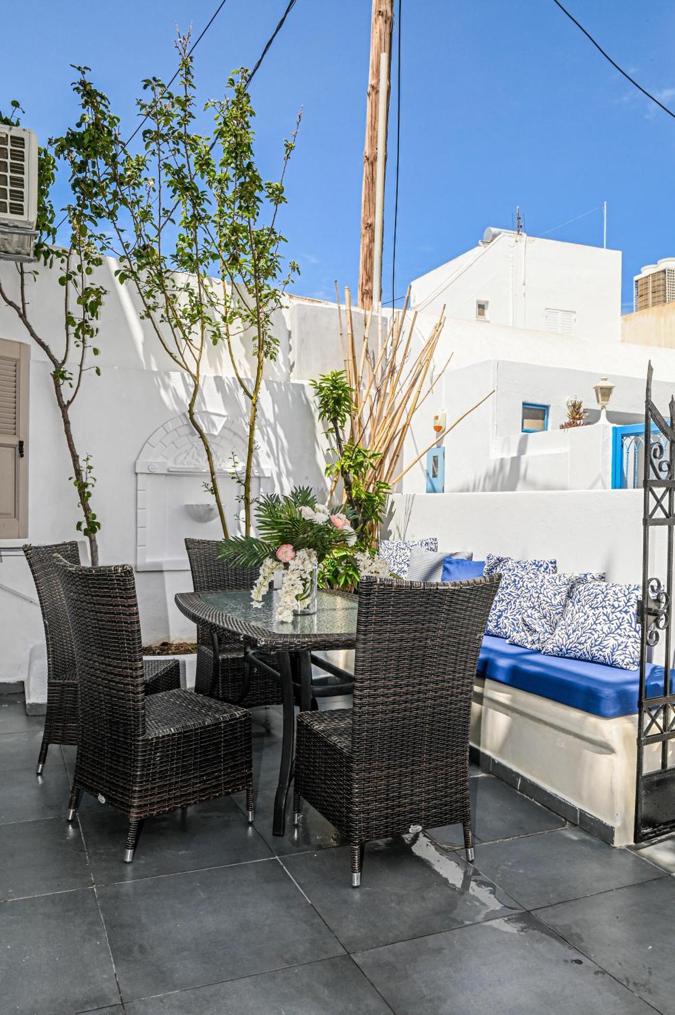 Georgia Pelekanou Studios Fira  Exterior photo